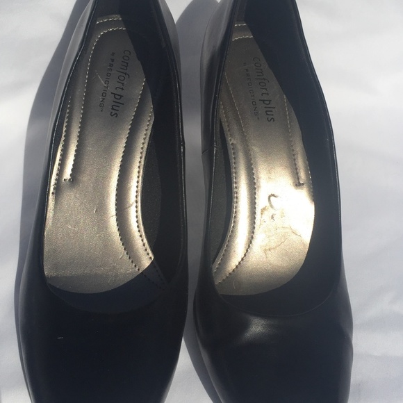 Black Comfort Plus Pumps - Picture 2 of 6